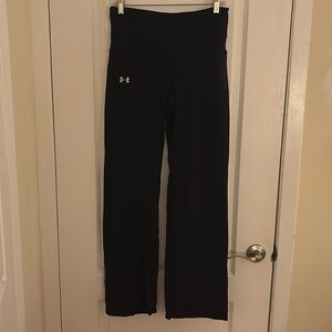 Under Armour Women's Medium
Fitted Flare Pants- Black